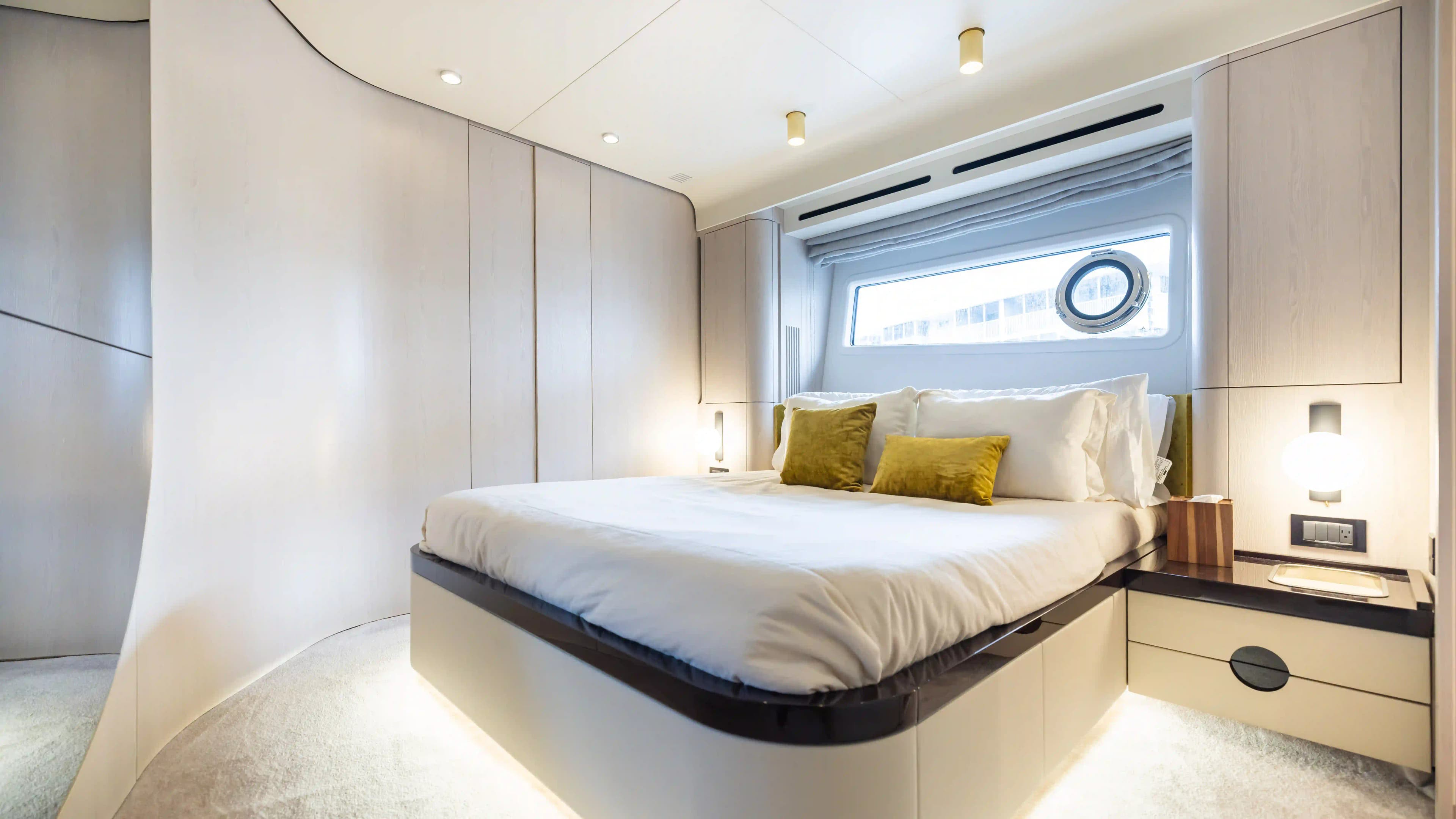 2027 Y Yachts Mulder for Sale in Kansas City, Missouri Aft Cabin 2